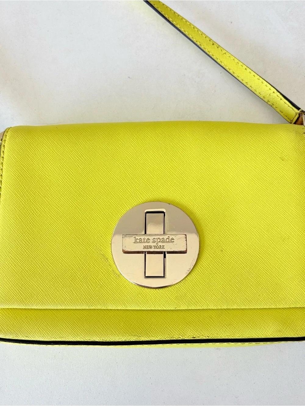 Kate Spade Sally Yellow Cow Leather Turnlock Cossbody Bag Purse 7.5”x5”